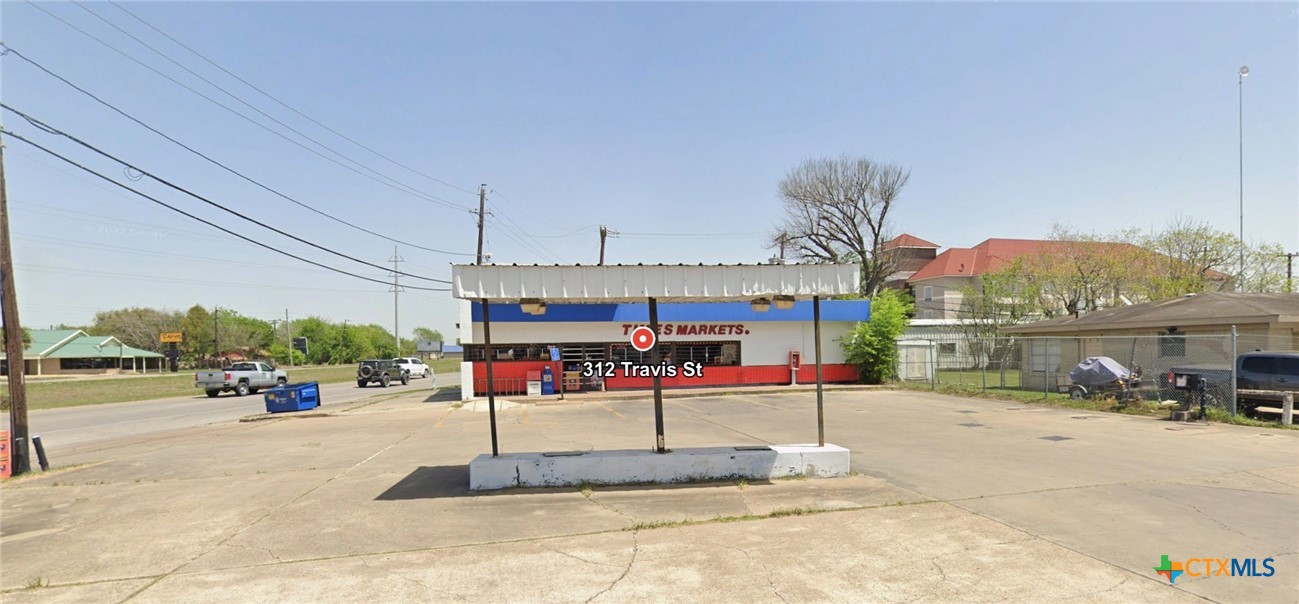 312 Travis Street — photo