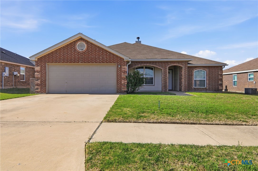4504 The Searchers Drive — photo
