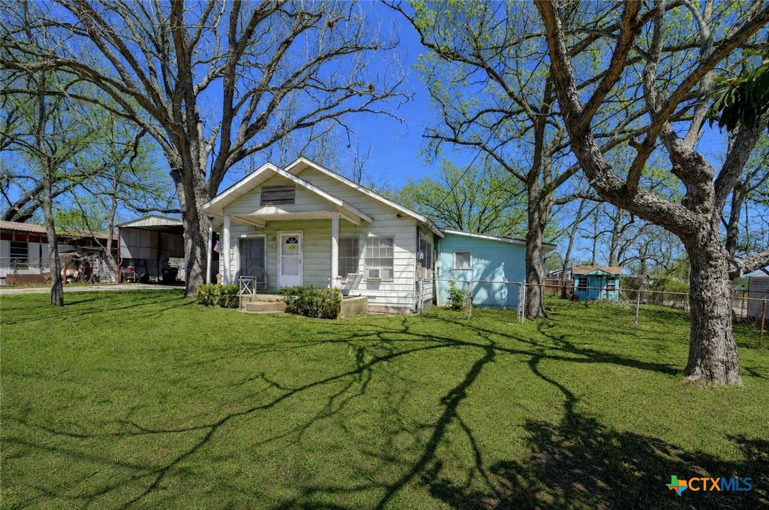 1631 E Fannin Street — photo