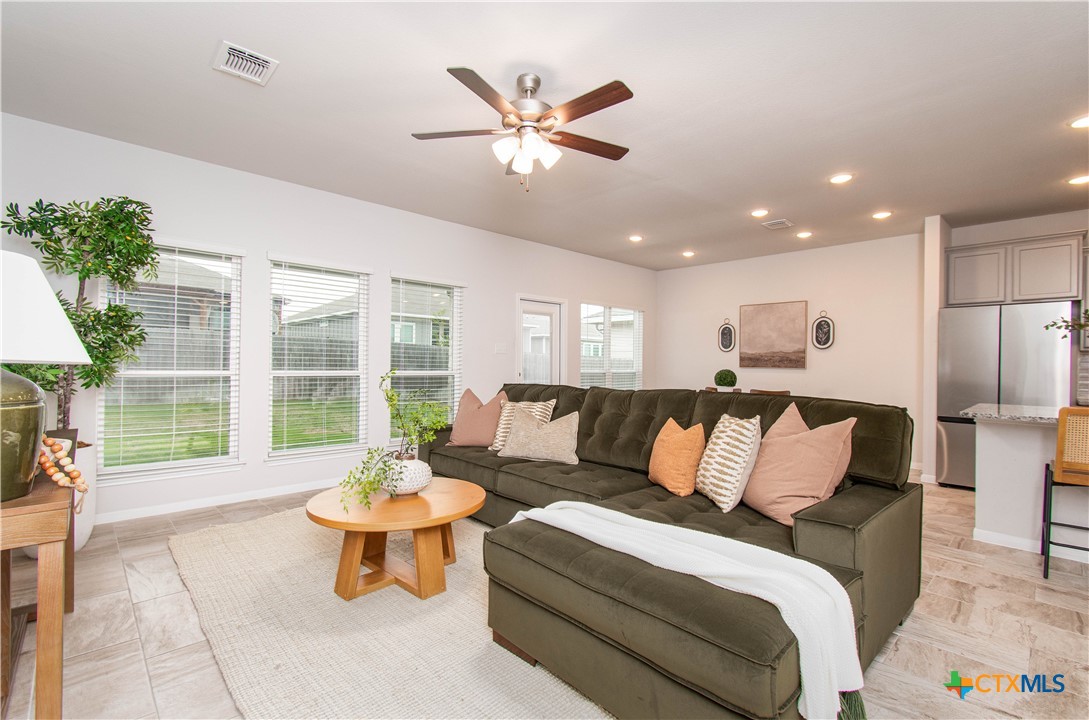 736 Jersey Court — photo