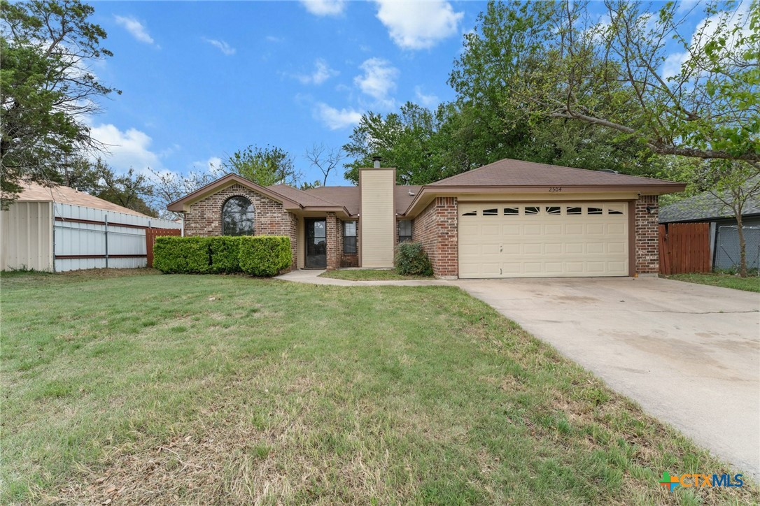 2504 Lazy Ridge Drive — photo