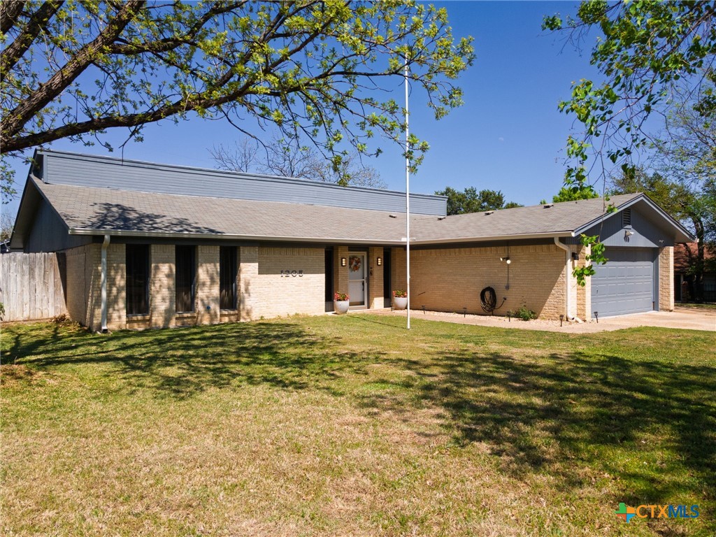 1205 Mildred Lee Lane — photo