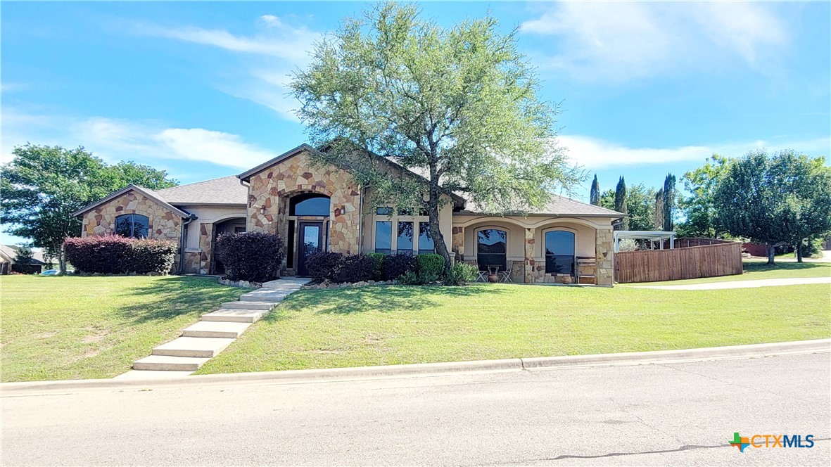 8001 Ridgeway Court — photo