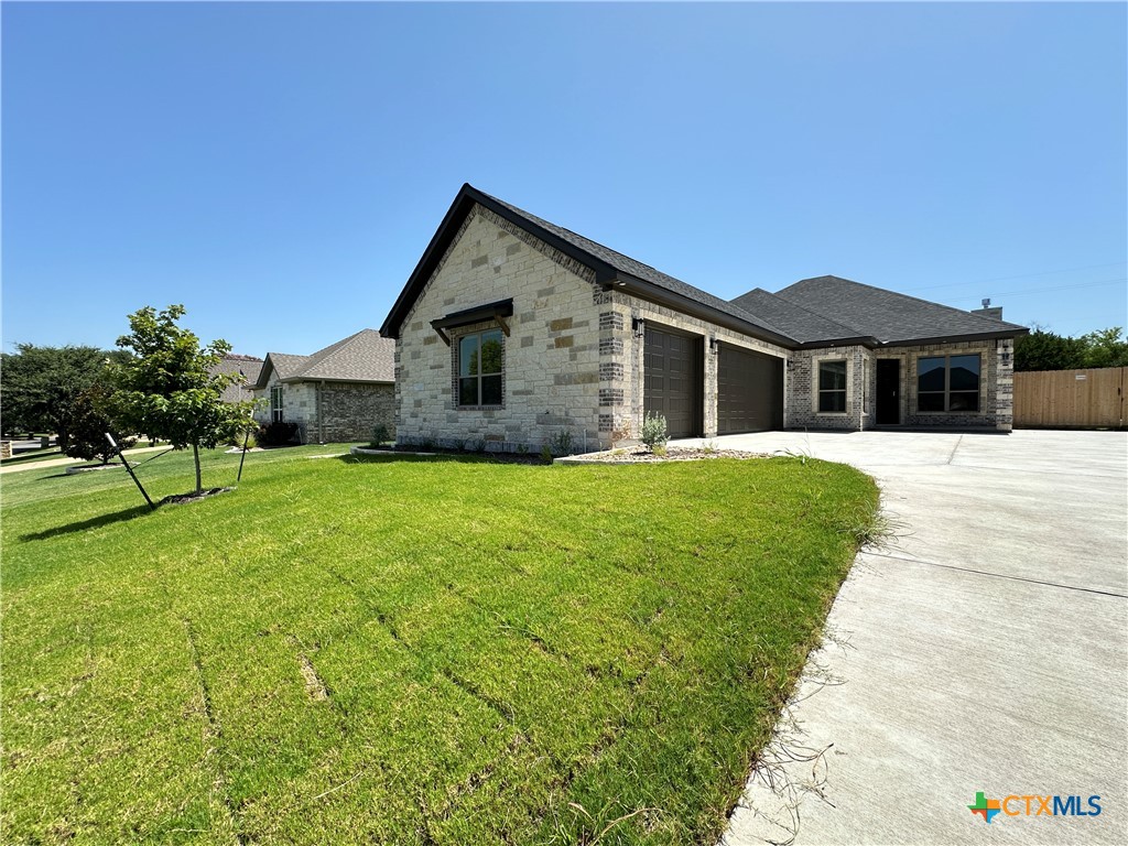 4315 Sunflower Lane — photo