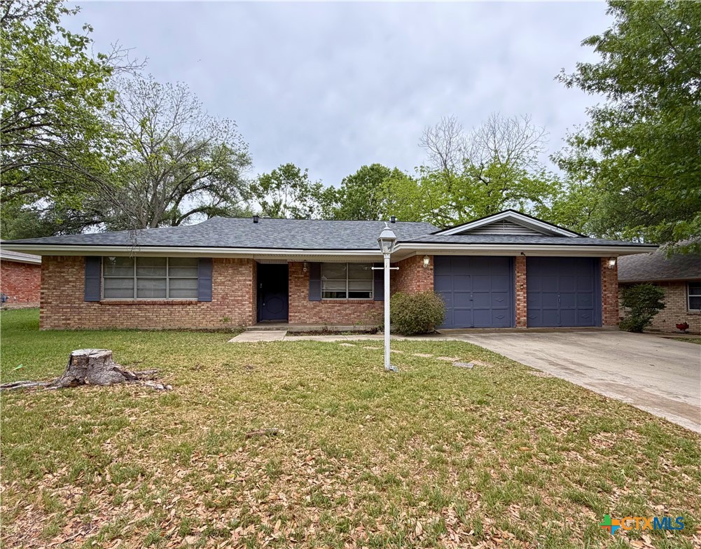 2711 Forest Trail — photo