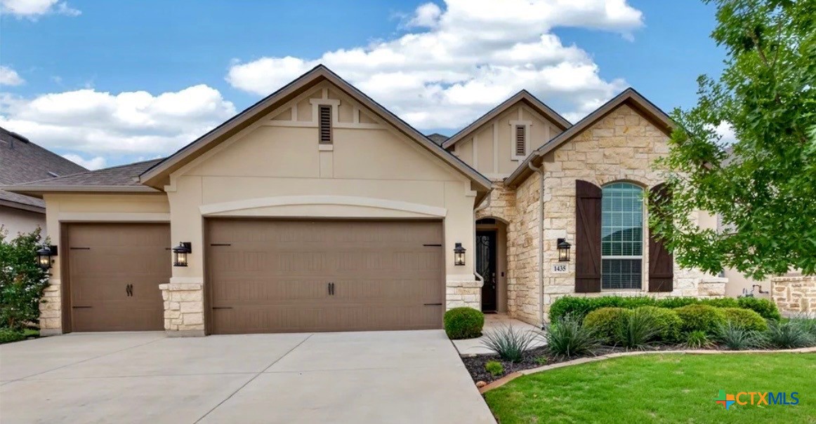 1435 Oaklawn Drive — photo