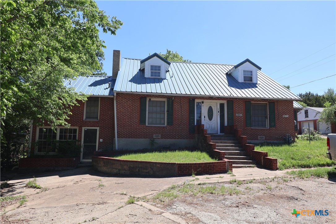 702 Trimmier Road — photo