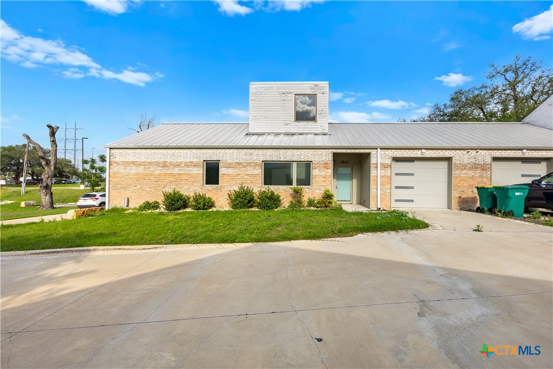 2819 Lone Oak Drive — photo