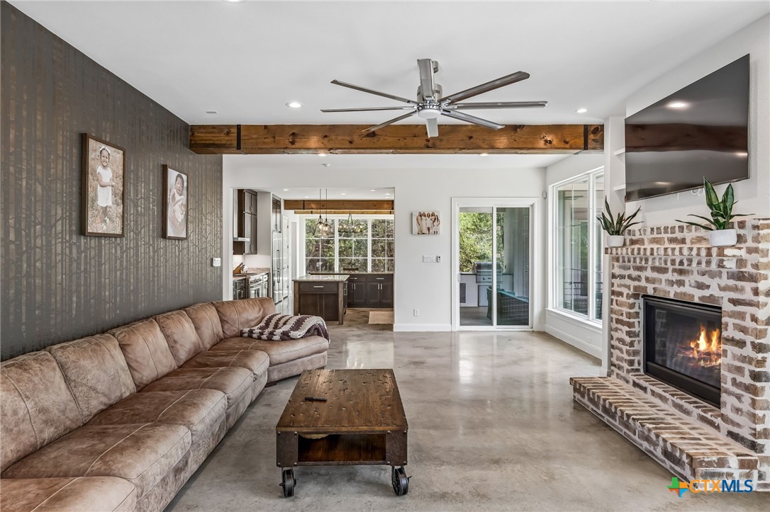 521 Rittimann Road, Spring Branch, TX 78070 — photo 2
