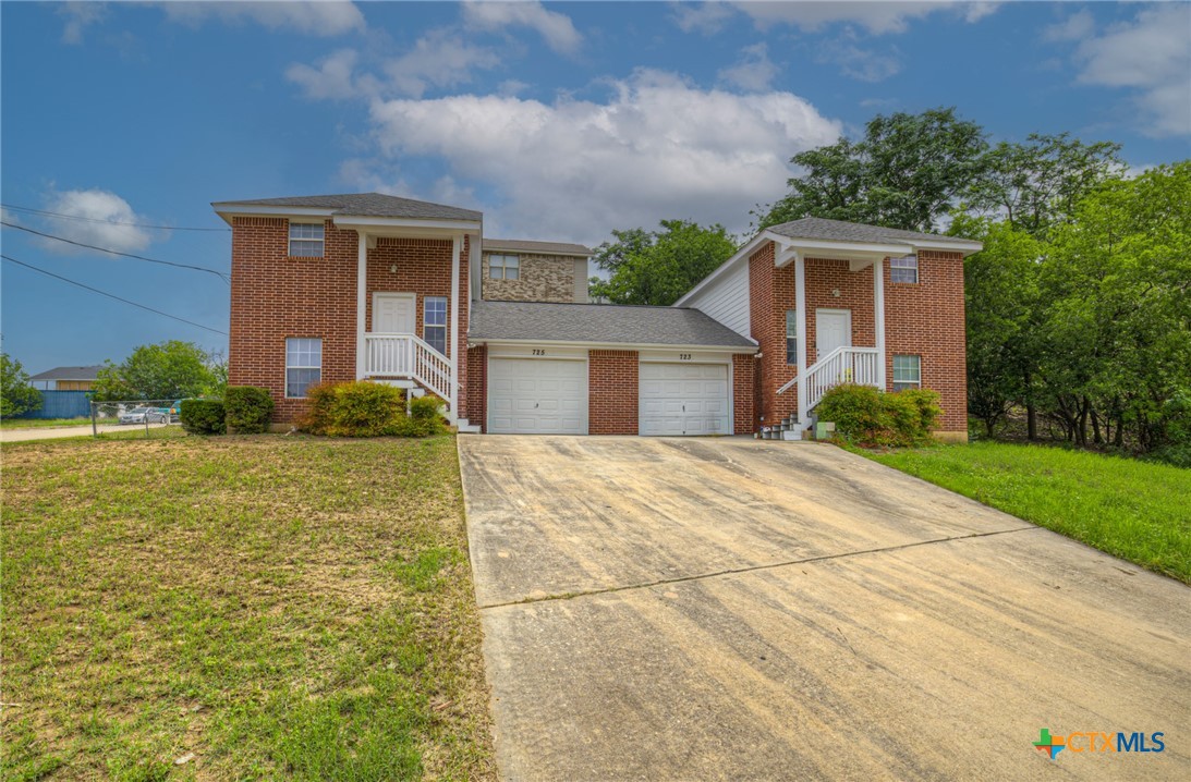 723 Woodcrest Circle — photo