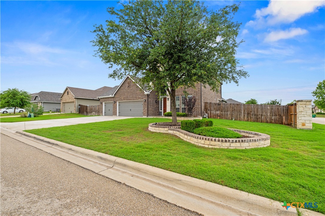5353 Lancaster Drive — photo