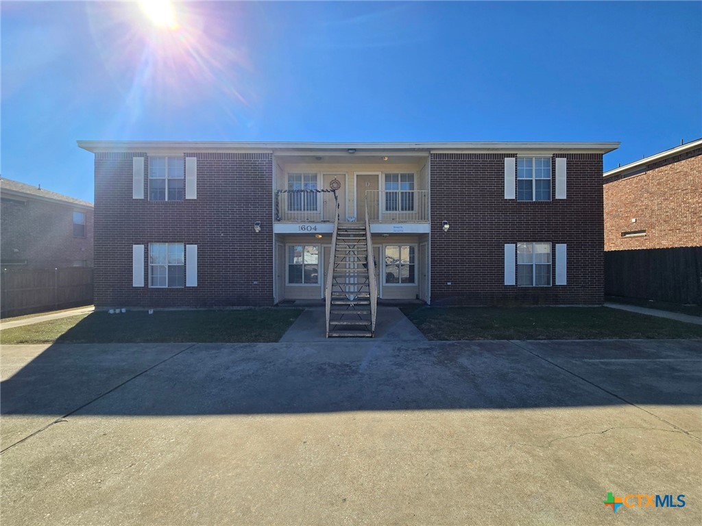 1604 Dugger Circle — photo
