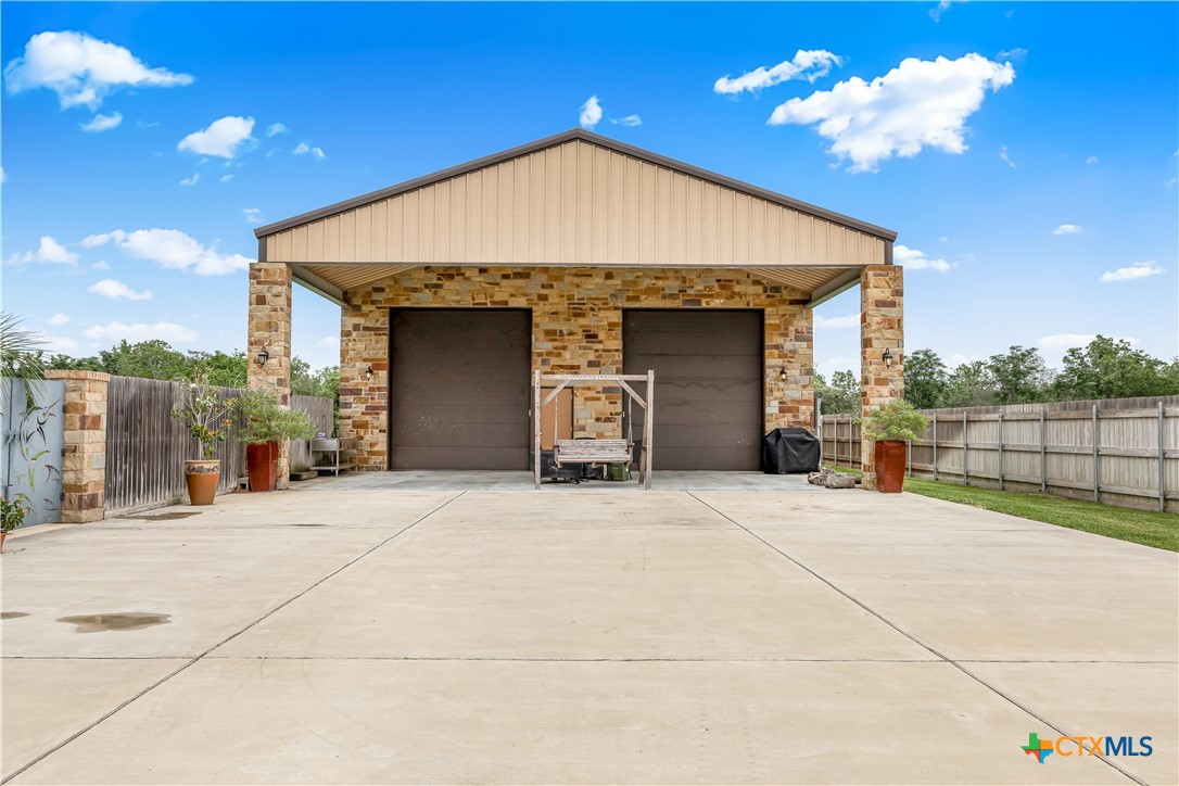 254 Sendera Loop, Victoria, TX 77904 — photo 3