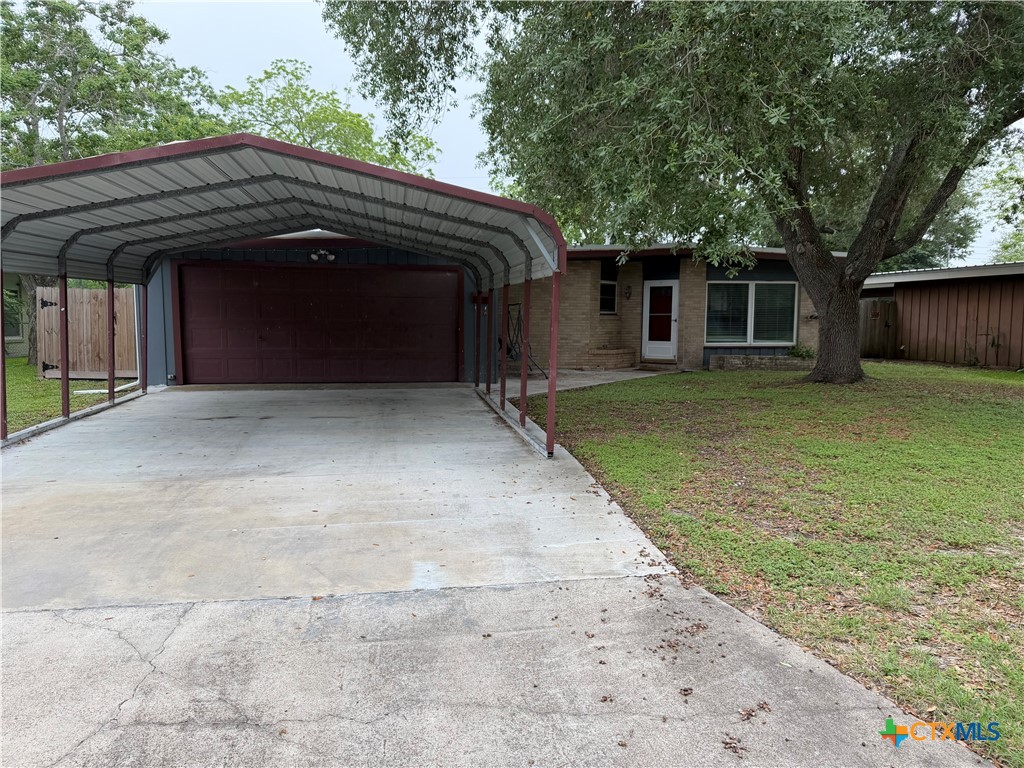 202 Bonham Street — photo