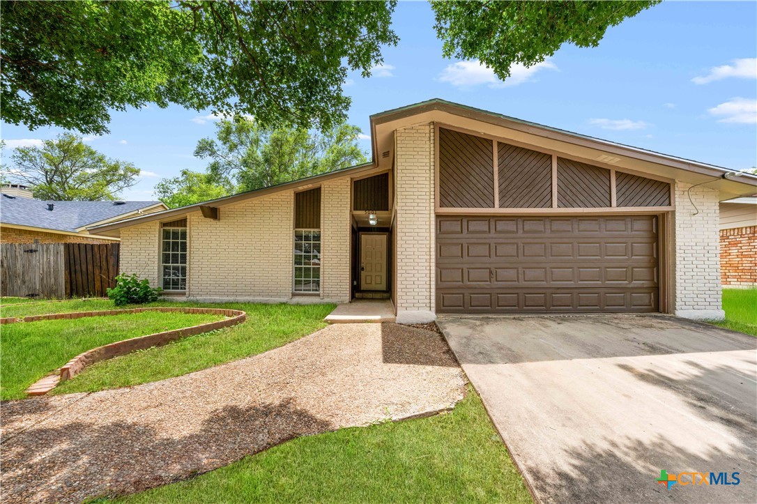 5001 Wedgewood Drive — photo