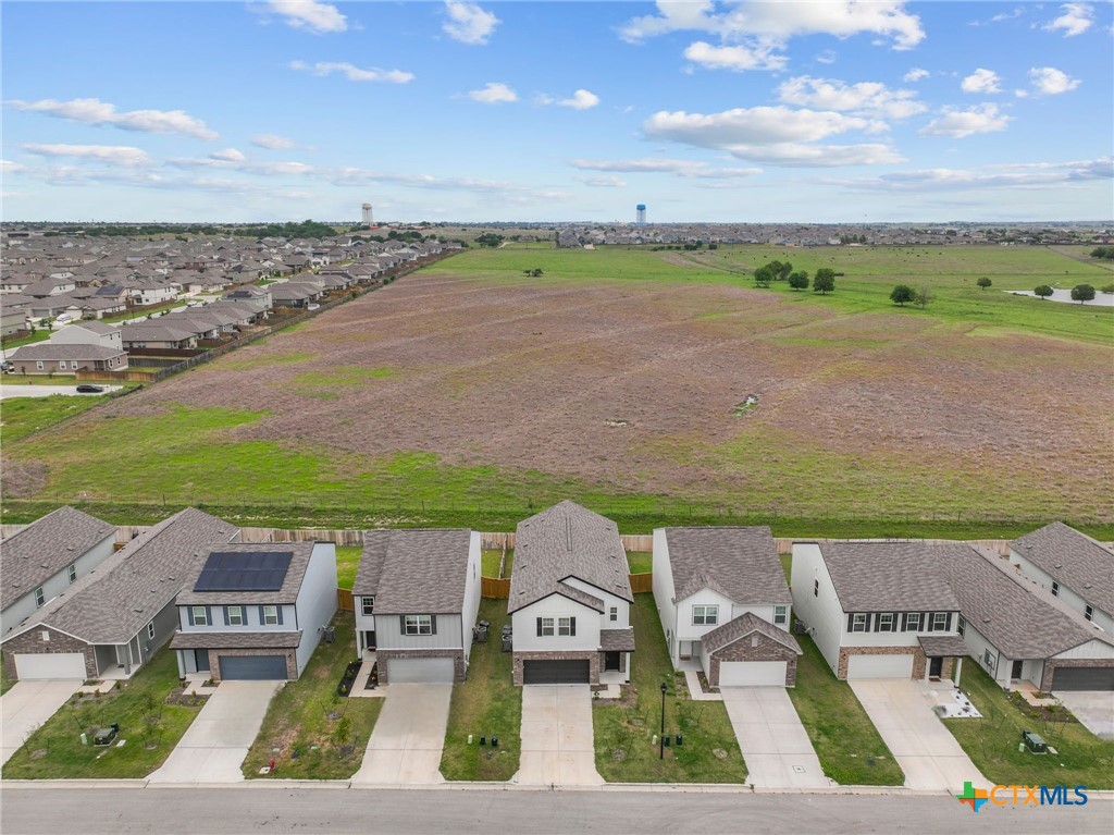 231 Enforcer Loop, Jarrell, TX 76537 — photo 2