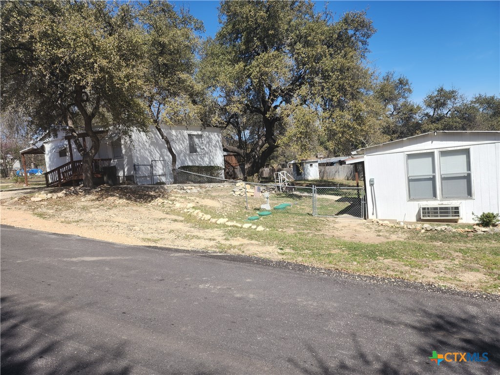 111 Valley View — photo