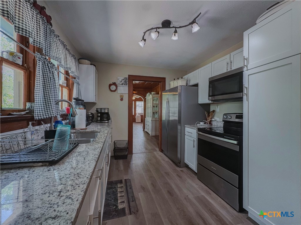 513 Brook Drive — photo