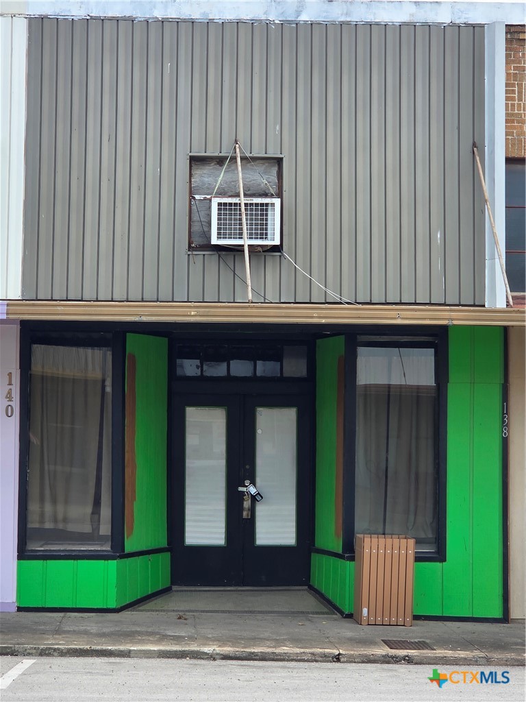 140 E Main Street — photo
