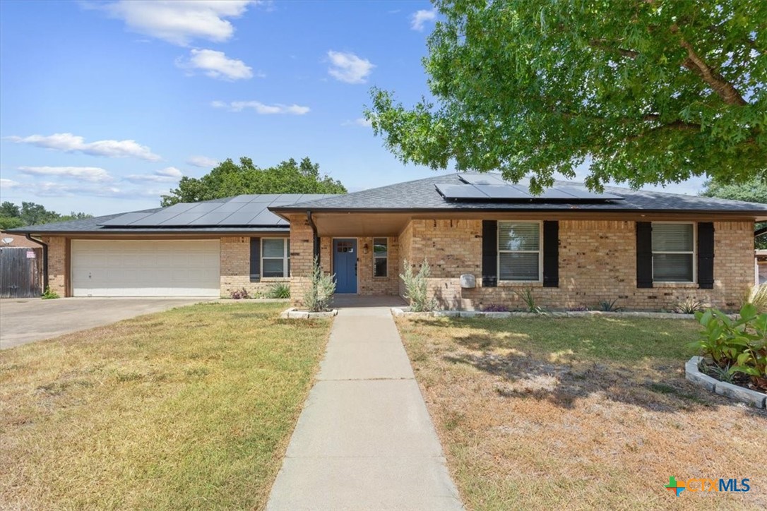 205 Red Oak Drive — photo