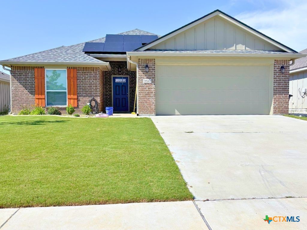 1610 Sideoats Lane — photo