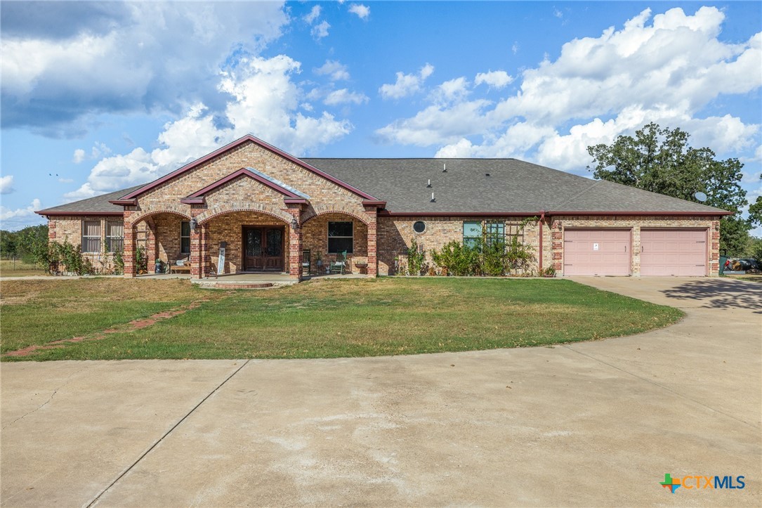 1102 Private Road 2332 — photo