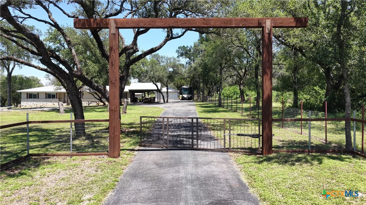 2694 FM 2722 — photo