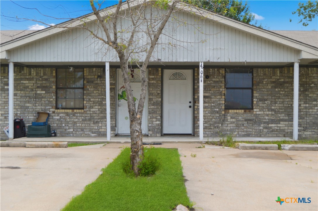 1806 Cedarhill Drive — photo