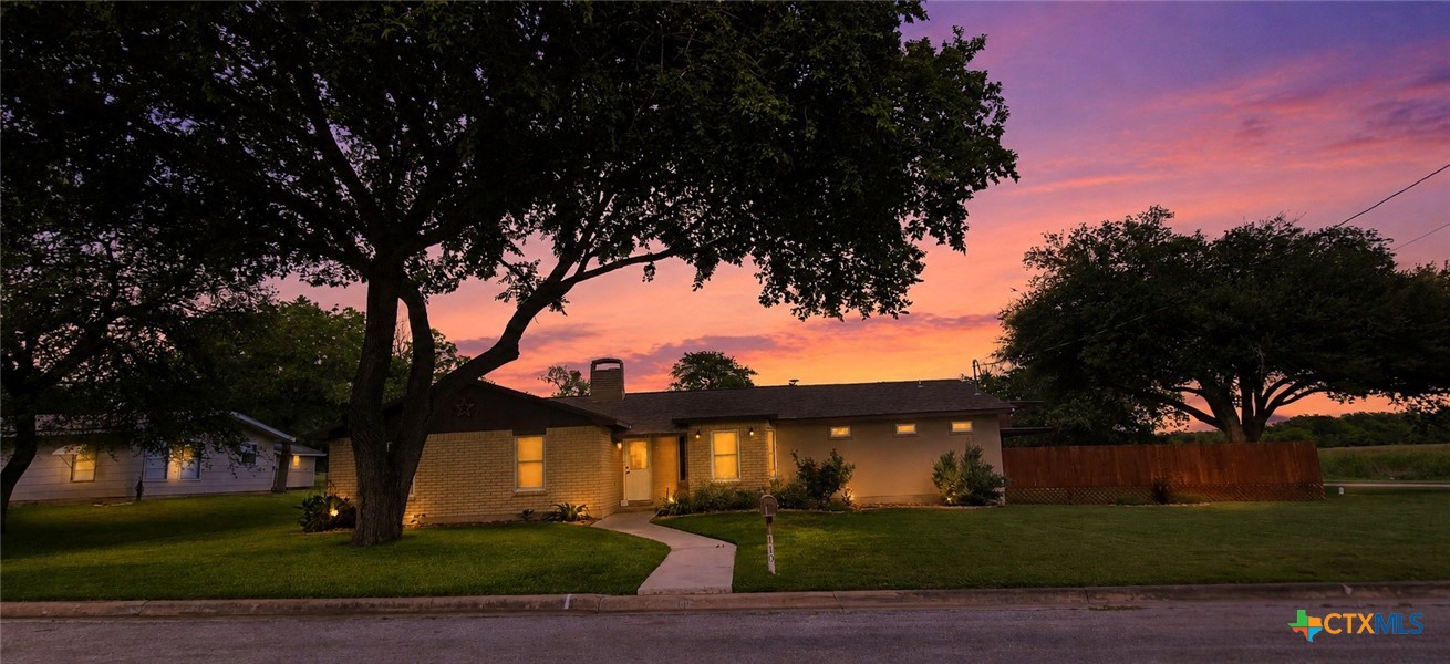 110 Live Oak Street — photo