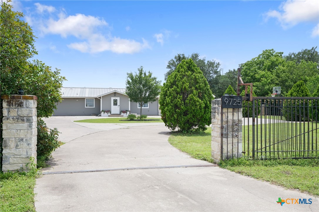 9725 Bock Road, Buda, TX 78610 — photo 2
