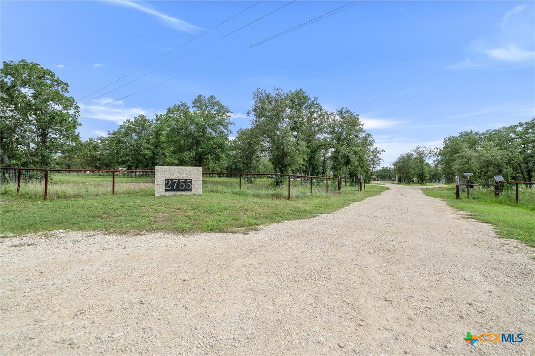 2755 Washburn Road, Luling, TX 78648 — photo 2