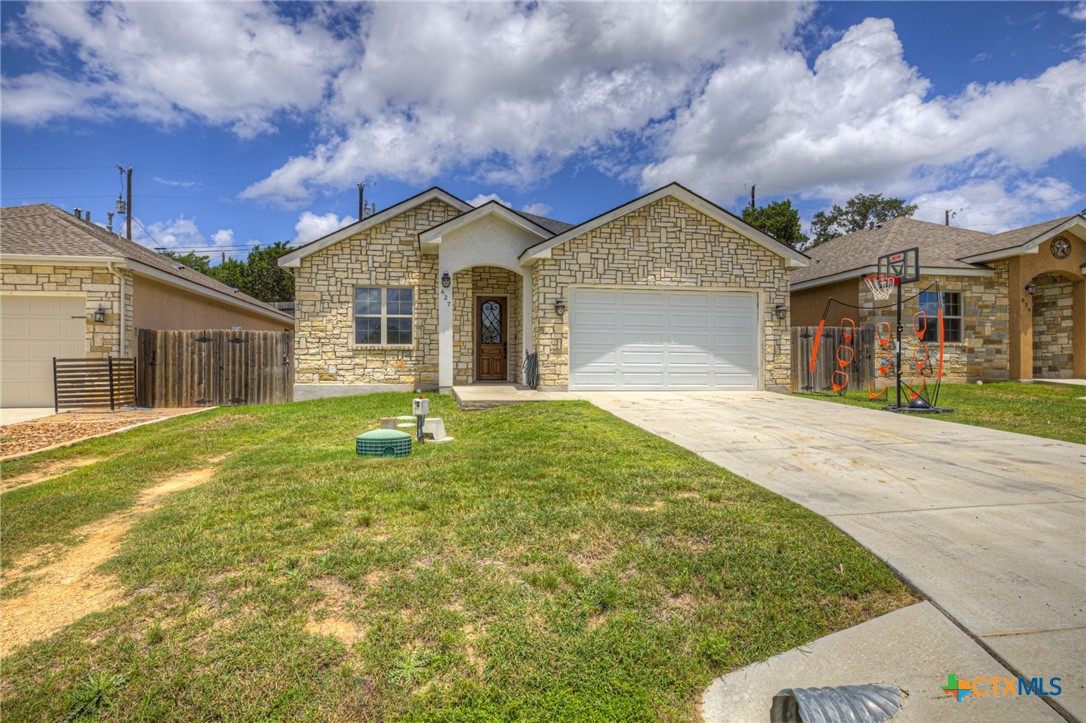627 Hummingbird Hill — photo