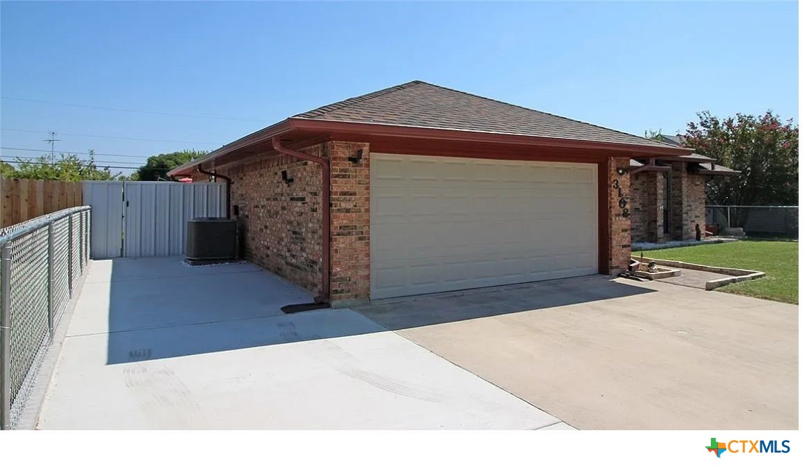 3108 Carpet Lane — photo