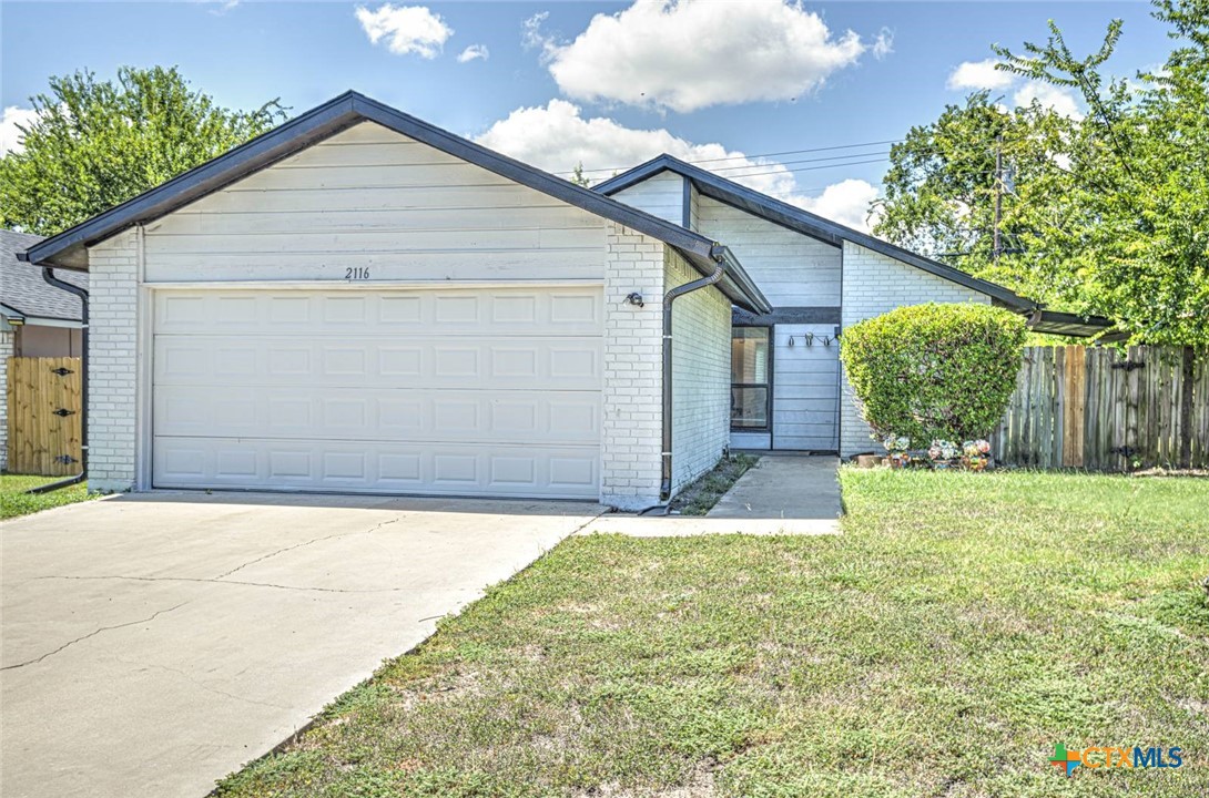 2116 Coach Drive — photo