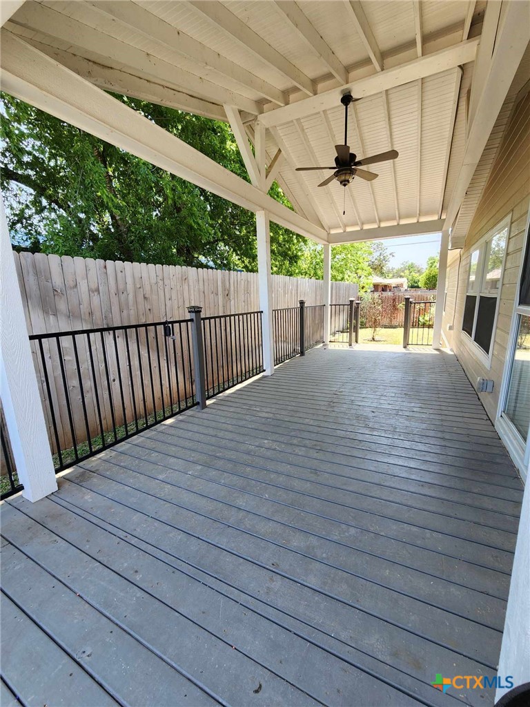 922 Ashwood Drive — photo