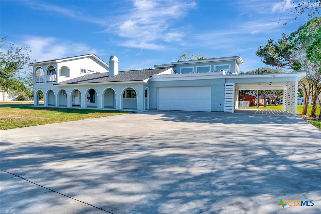 445 Lakeshore Drive — photo