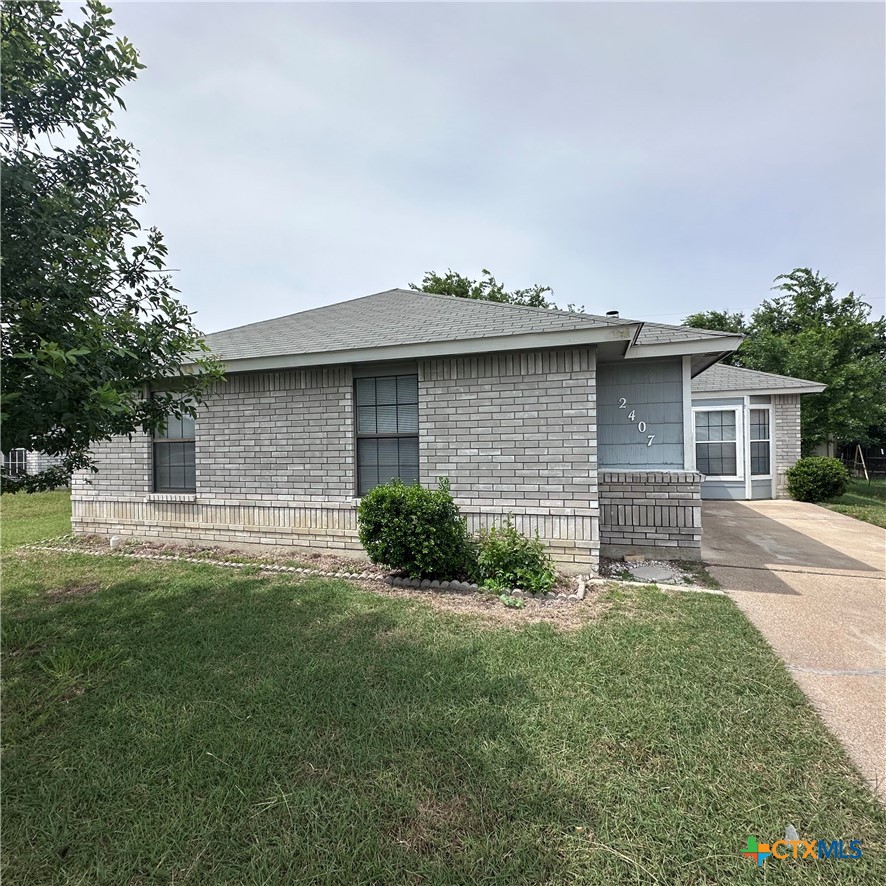 2407 Woodlands Drive — photo