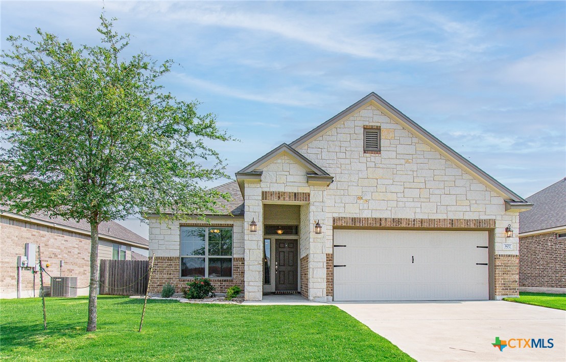 802 Wyndcrest Drive — photo