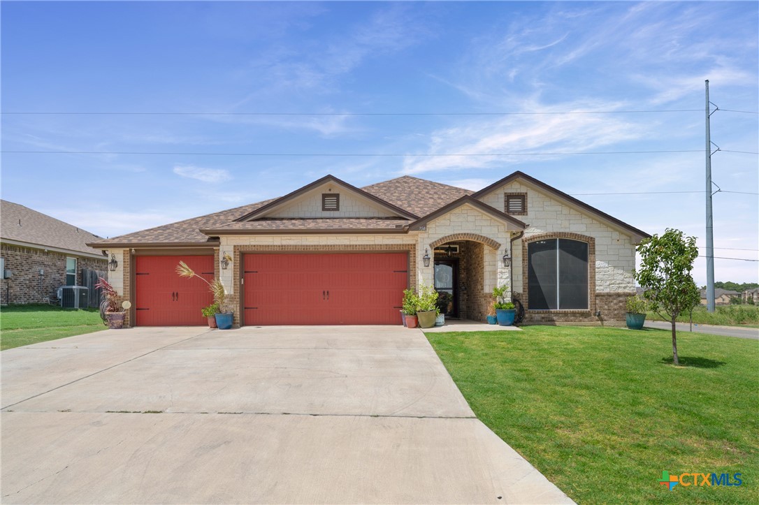704 Ridgeview Drive — photo