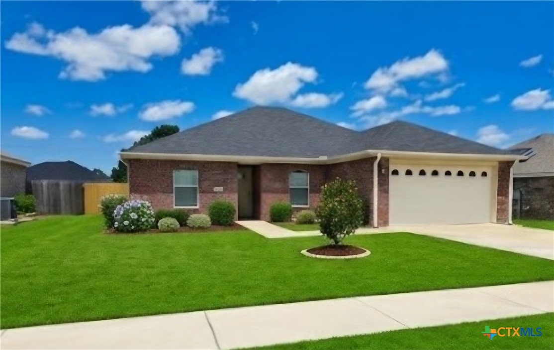 2415 Isabelle Drive — photo