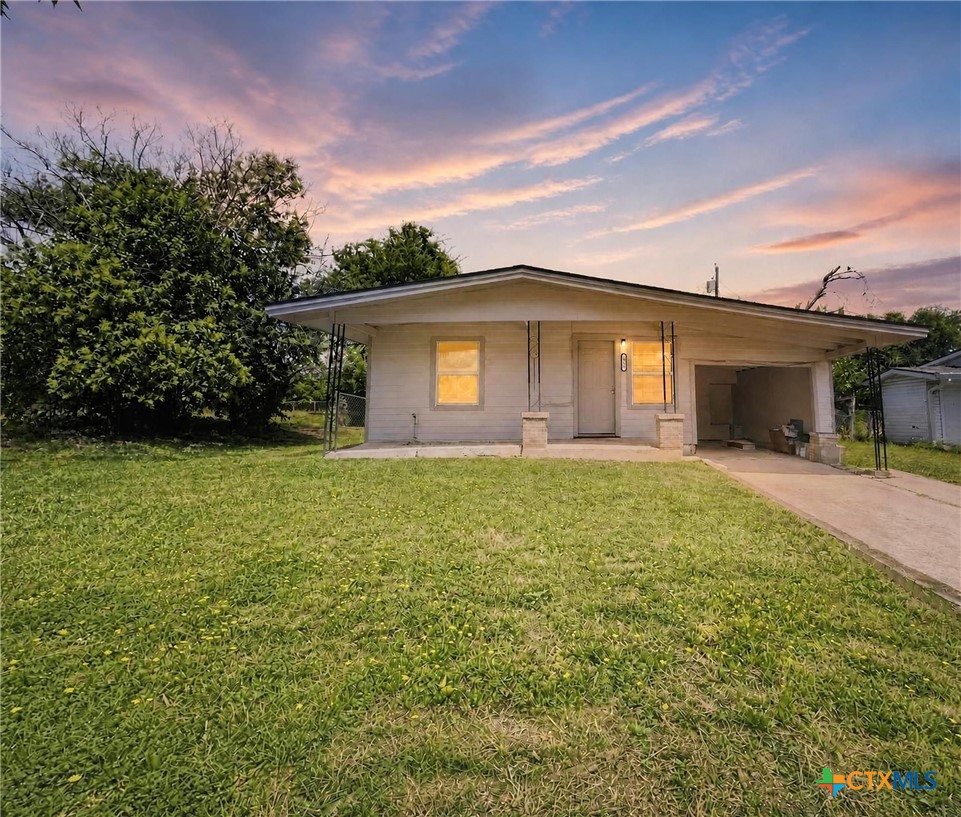 907 Southside Drive — photo