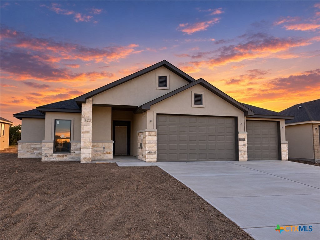 2557 Tin Barn Bluff — photo