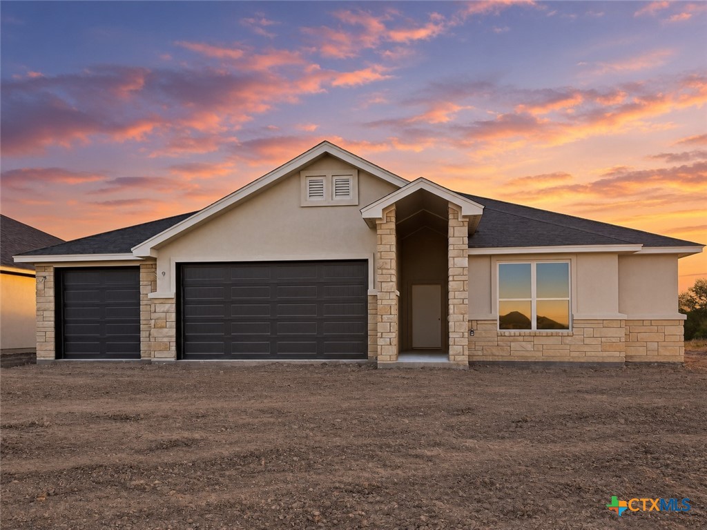 2563 Tin Barn Bluff — photo