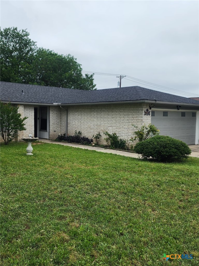 2410 Buttercup Circle — photo