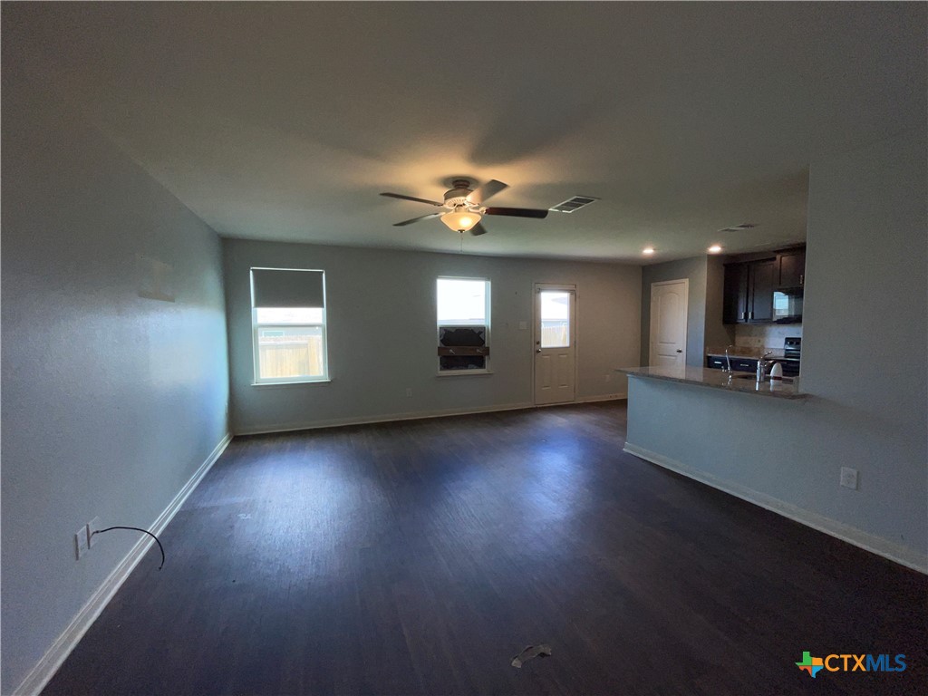 409 Wincliff Lane, Jarrell, TX 76537 — photo 3