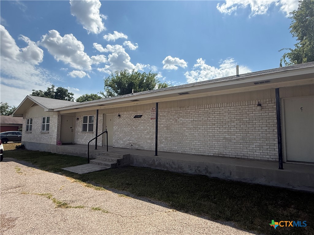 1203 Willow Springs Road — photo
