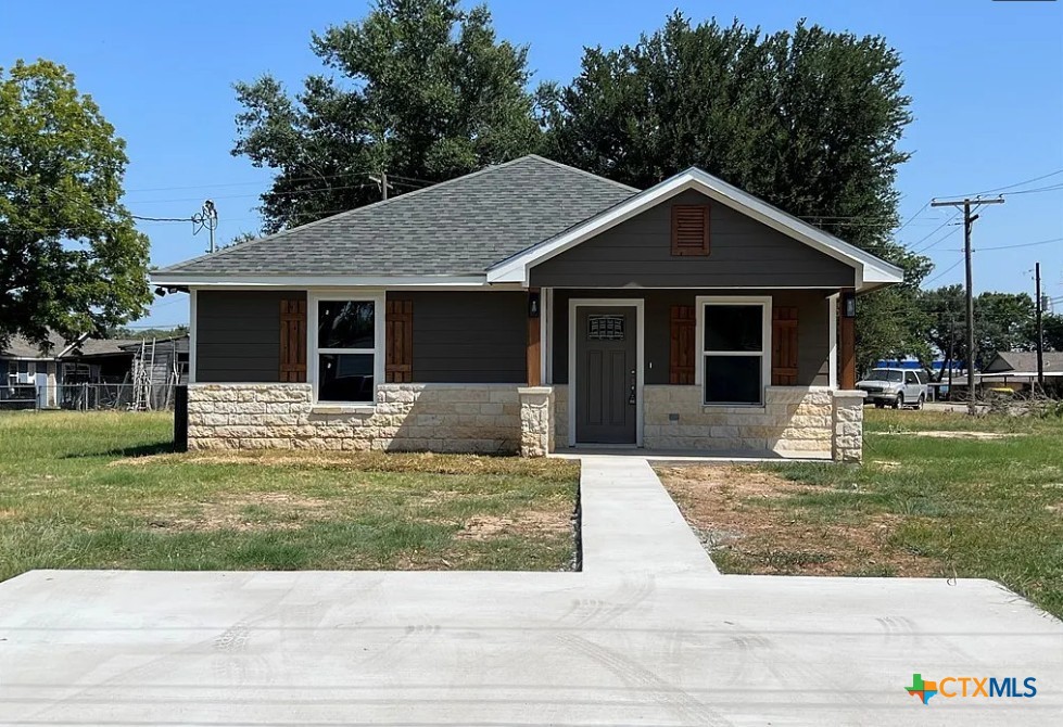 709 W Evans — photo