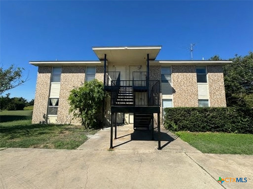 1709 Cedarhill Drive — photo