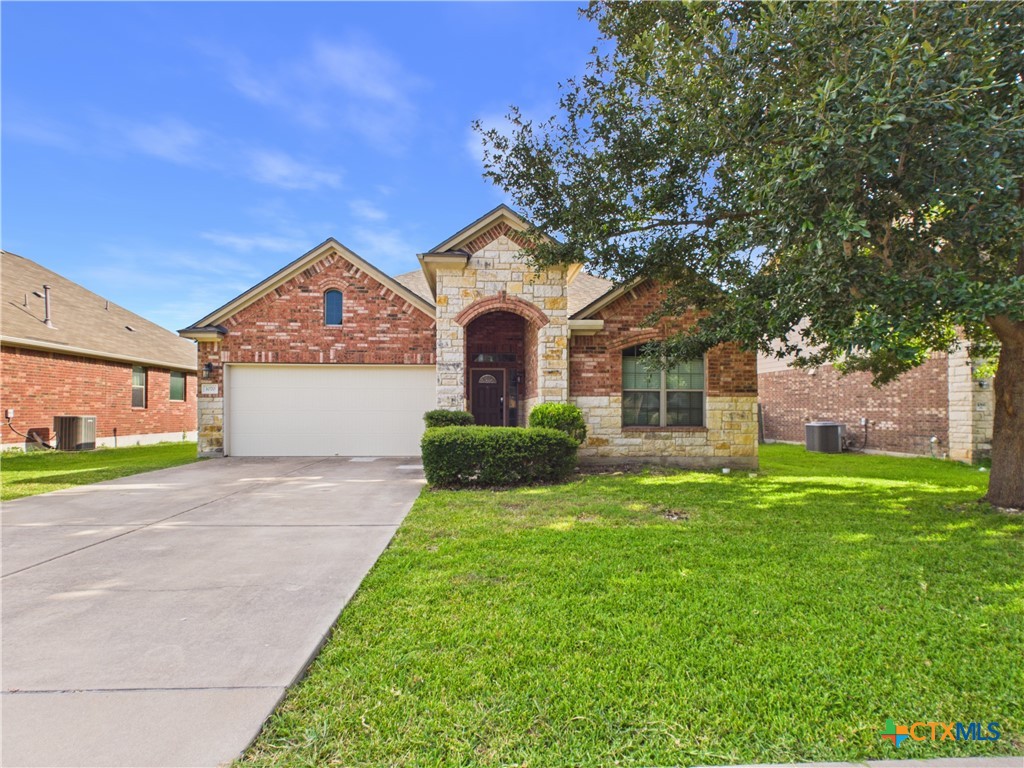 1070 Sussex Way — photo