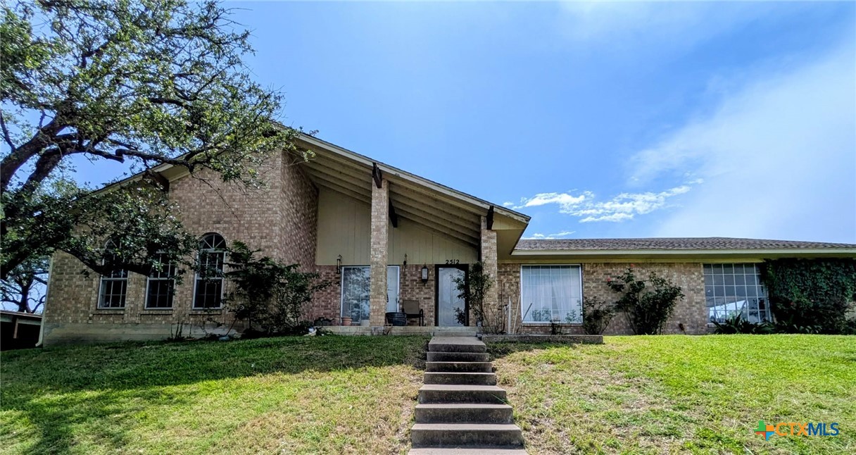 2512 River Oaks Drive — photo